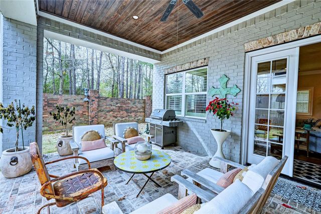 188 Mcgoey Circle, Shenandoah, TX 77384