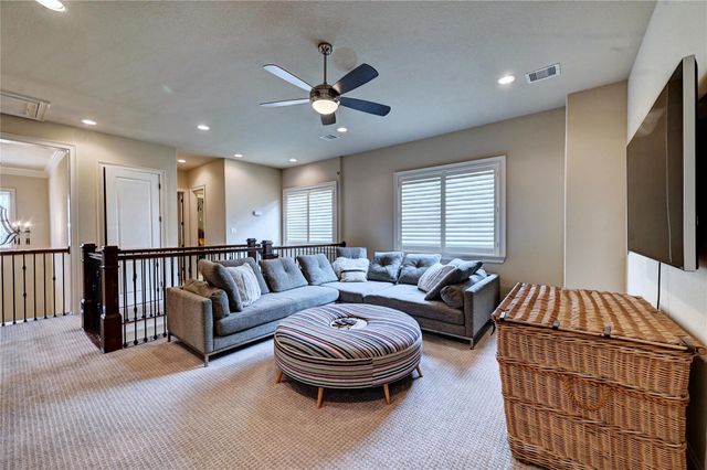 188 Mcgoey Circle, Shenandoah, TX 77384