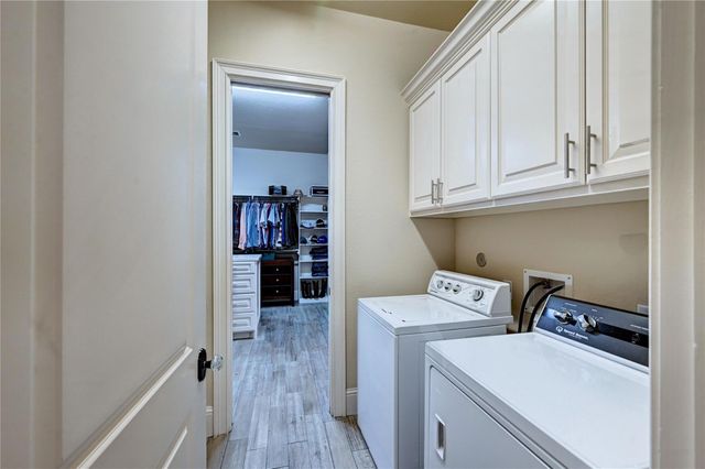 188 Mcgoey Circle, Shenandoah, TX 77384