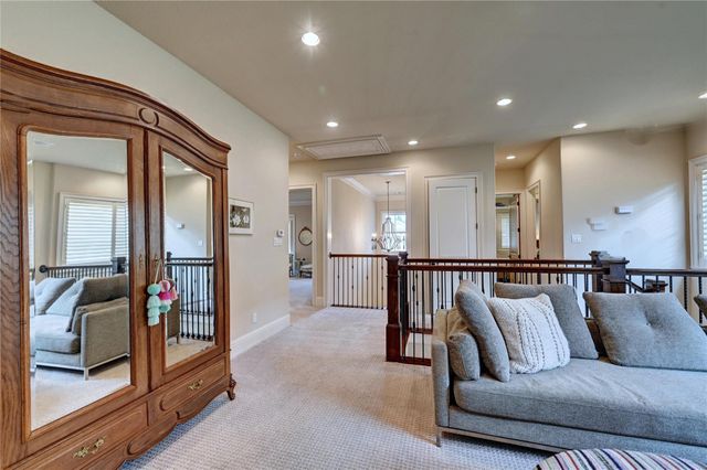 188 Mcgoey Circle, Shenandoah, TX 77384