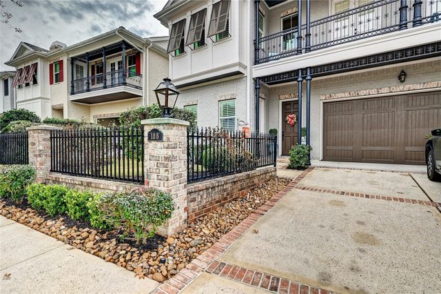 188 Mcgoey Circle, Shenandoah, TX 77384