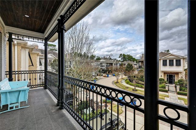 188 Mcgoey Circle, Shenandoah, TX 77384