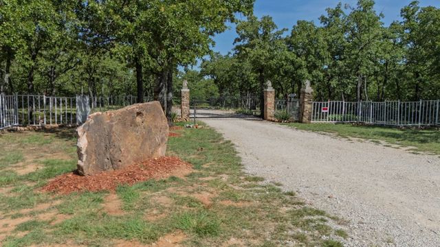 10628 FM 1125 Highway, Bowie, TX 76230