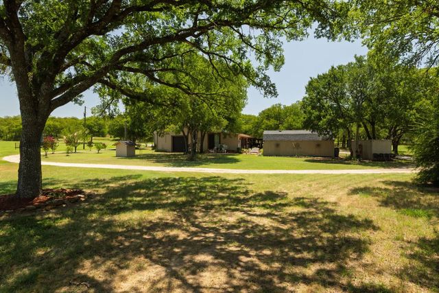 10628 FM 1125 Highway, Bowie, TX 76230