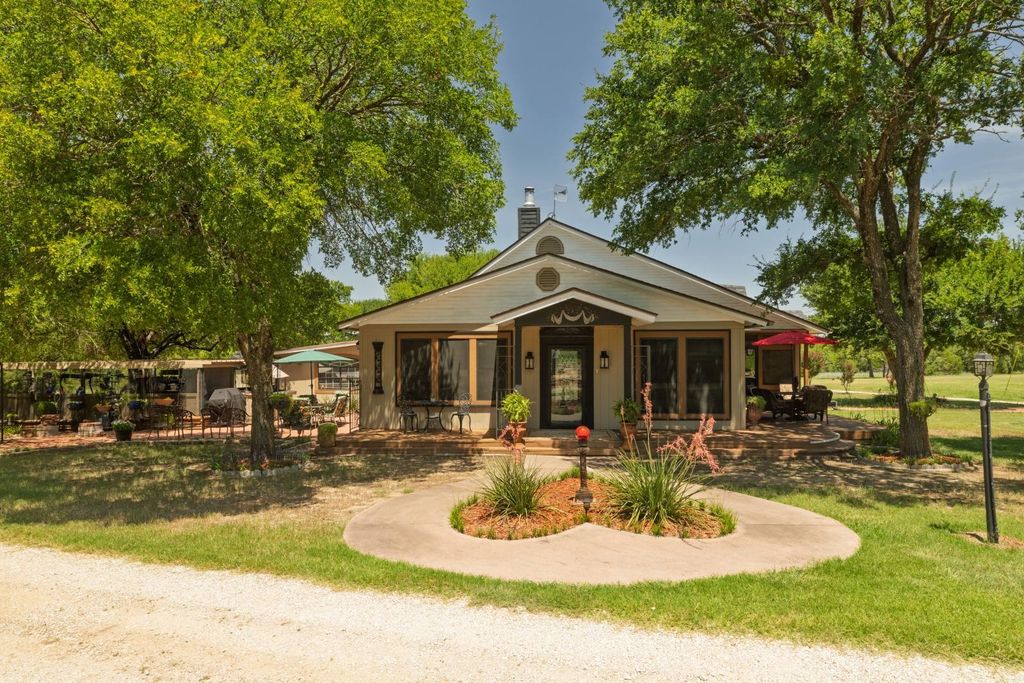 10628 FM 1125 Highway, Bowie, TX 76230