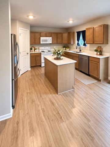 247 Sandhill Court, White Lake, MI 48386