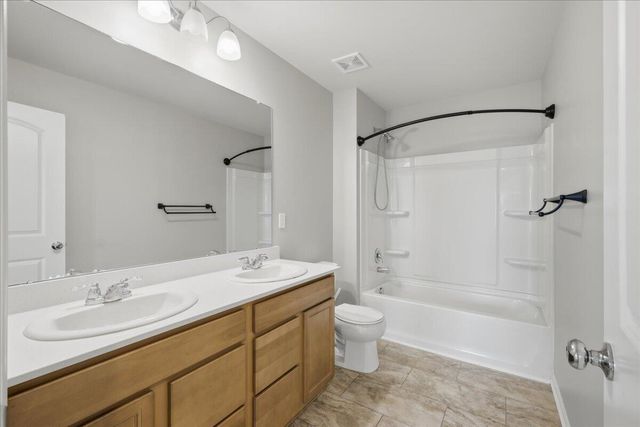 247 Sandhill Court, White Lake, MI 48386