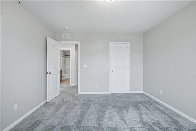 247 Sandhill Court, White Lake, MI 48386