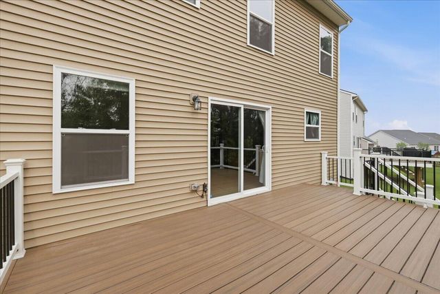 247 Sandhill Court, White Lake, MI 48386