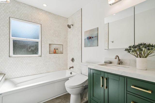 1621 Mendocino St, Richmond, CA 94804