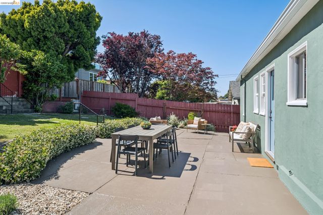 1621 Mendocino St, Richmond, CA 94804
