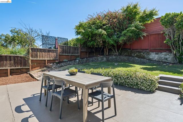1621 Mendocino St, Richmond, CA 94804