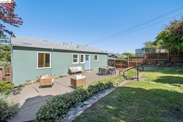1621 Mendocino St, Richmond, CA 94804