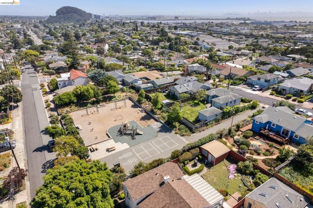 1621 Mendocino St, Richmond, CA 94804