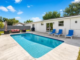 6441 Meade Street, Hollywood, FL 33024
