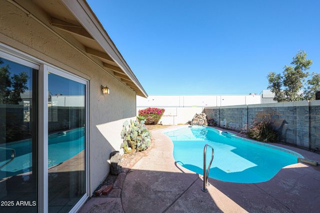 3408 W PORT AU PRINCE Lane, Phoenix, AZ 85053