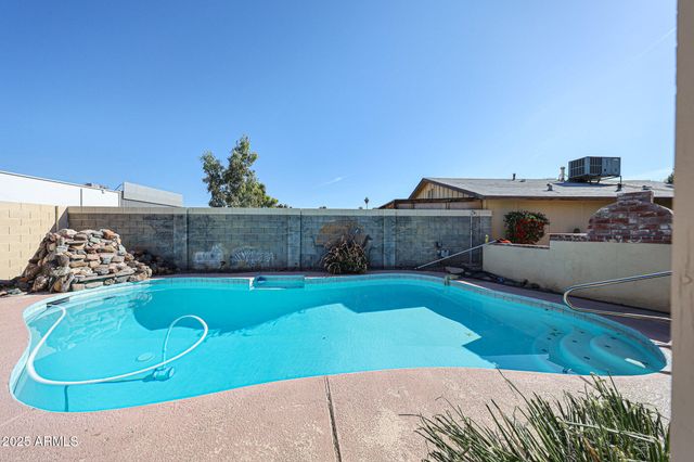 3408 W PORT AU PRINCE Lane, Phoenix, AZ 85053