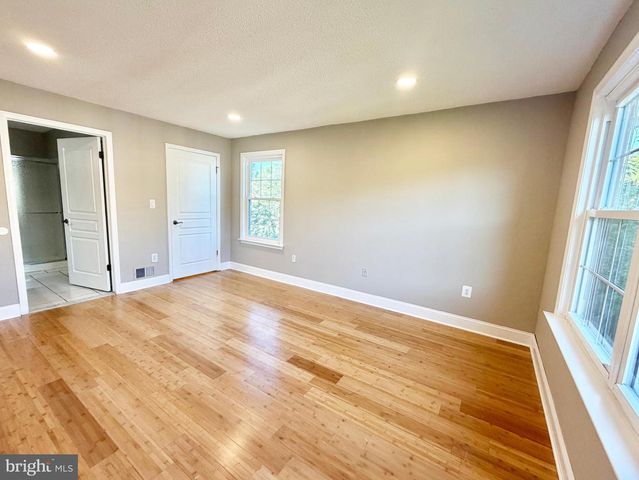 47 MENDREY CT, Lawrence Township, NJ 08648