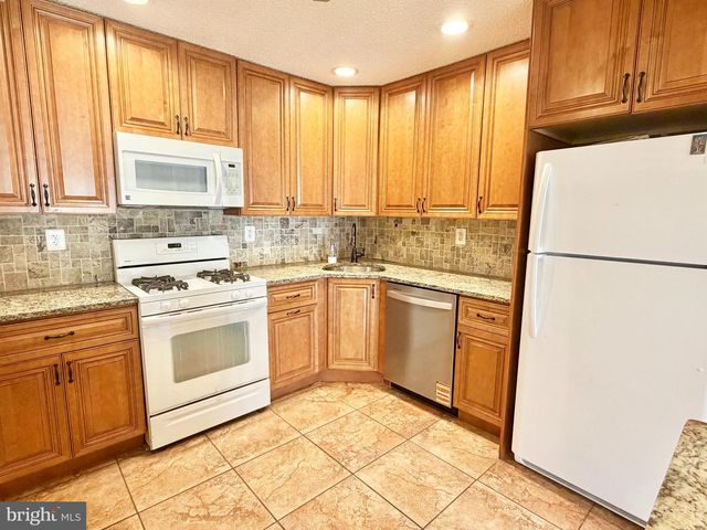 47 MENDREY CT, Lawrence Township, NJ 08648