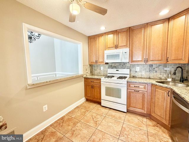 47 MENDREY CT, Lawrence Township, NJ 08648