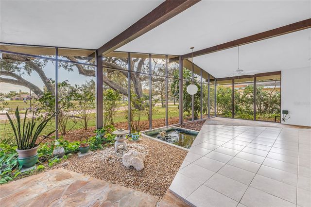 6069 4TH AVENUE N, St Petersburg, FL 33710