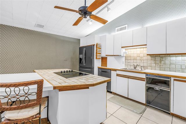 6069 4TH AVENUE N, St Petersburg, FL 33710