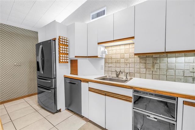 6069 4TH AVENUE N, St Petersburg, FL 33710