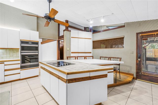 6069 4TH AVENUE N, St Petersburg, FL 33710