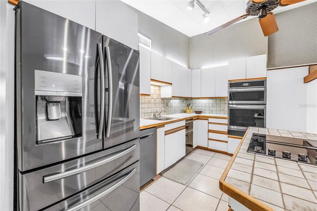 6069 4TH AVENUE N, St Petersburg, FL 33710