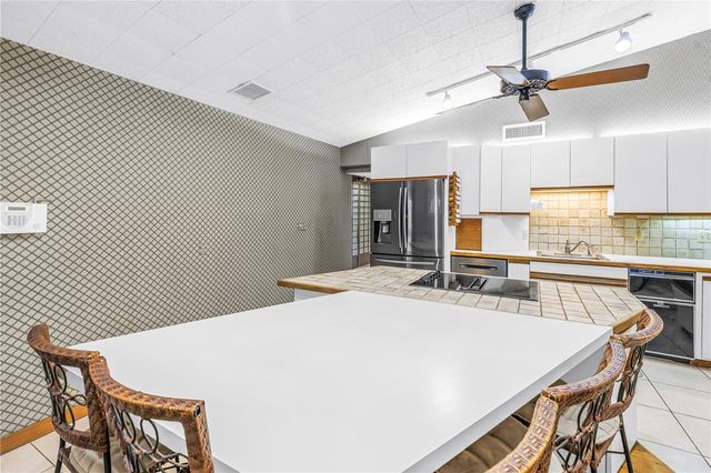 6069 4TH AVENUE N, St Petersburg, FL 33710