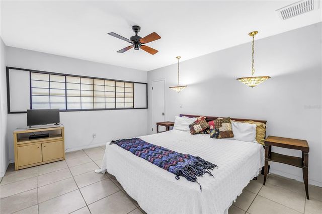 6069 4TH AVENUE N, St Petersburg, FL 33710