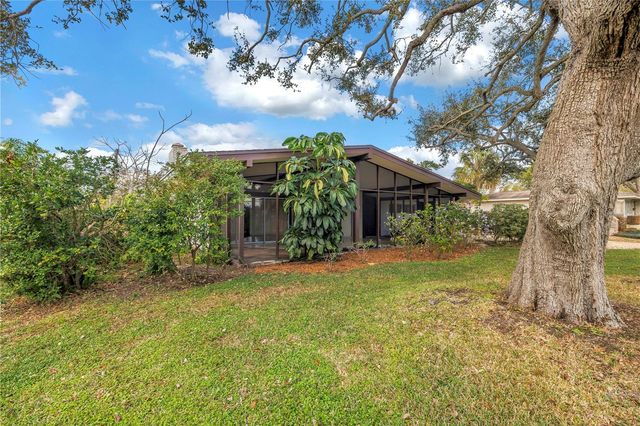 6069 4TH AVENUE N, St Petersburg, FL 33710