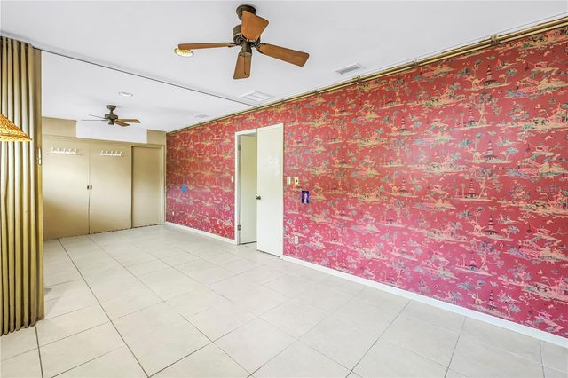 6069 4TH AVENUE N, St Petersburg, FL 33710