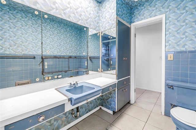 6069 4TH AVENUE N, St Petersburg, FL 33710