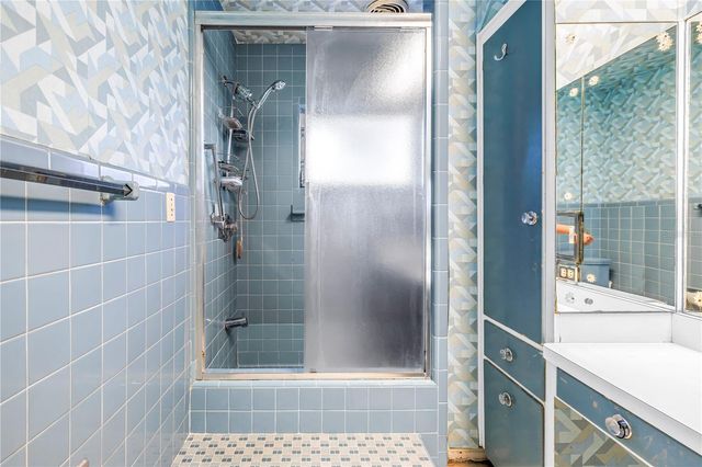 6069 4TH AVENUE N, St Petersburg, FL 33710