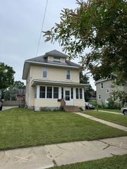 926 2nd Street NW, Rochester, MN 55901