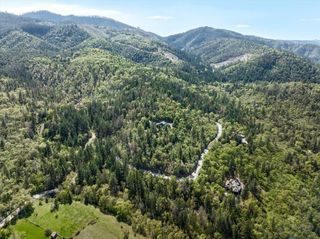 7825 Griffin Creek Road, Medford, OR 97501