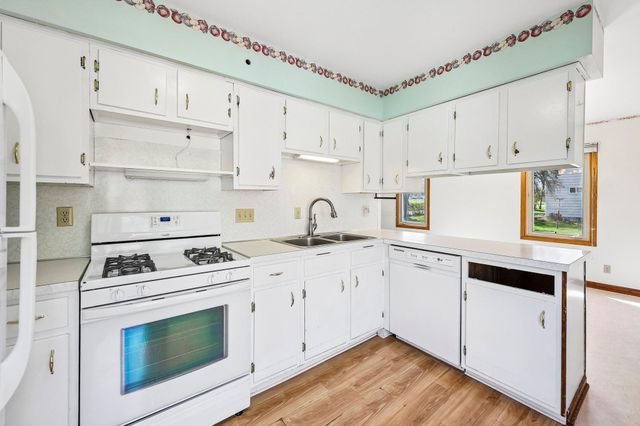 9000 Park Avenue S, Bloomington, MN 55420