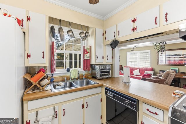 614 Hillcrest Avenue, Perry, GA 31069