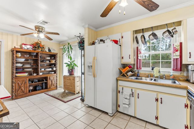 614 Hillcrest Avenue, Perry, GA 31069