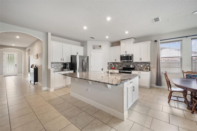 584 SEATTLE SLEW DRIVE, Davenport, FL 33837