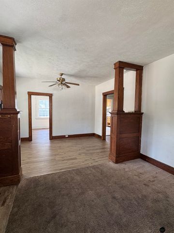 1121 N 24th Street, Lincoln, NE 68503