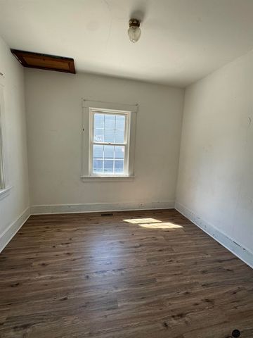 1121 N 24th Street, Lincoln, NE 68503