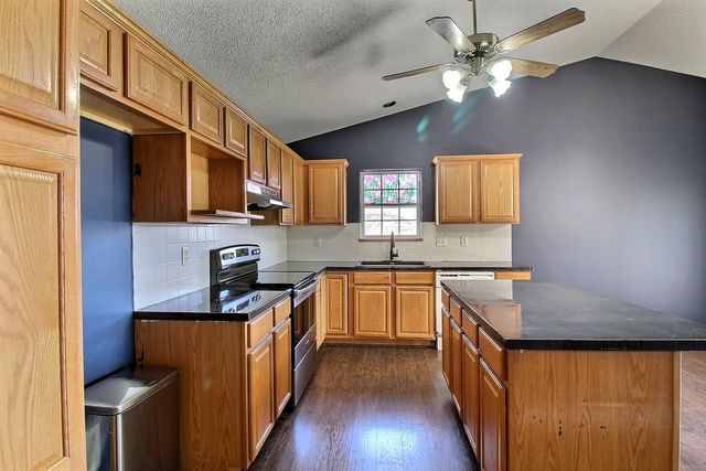 11329 W Carr Ct, Wichita, KS 67209