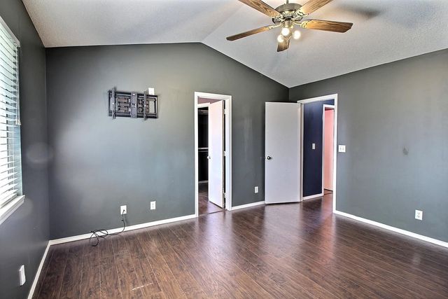 11329 W Carr Ct, Wichita, KS 67209