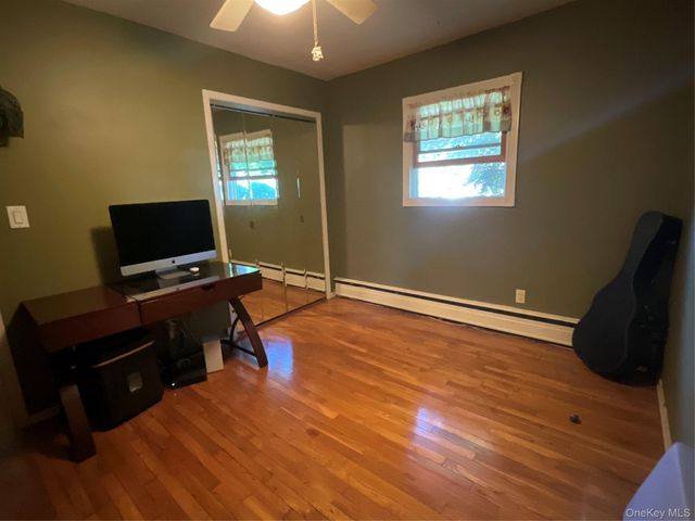 28 Pleasant Avenue, Farmingdale, NY 11735