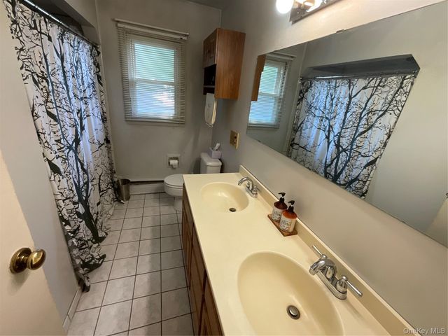 28 Pleasant Avenue, Farmingdale, NY 11735