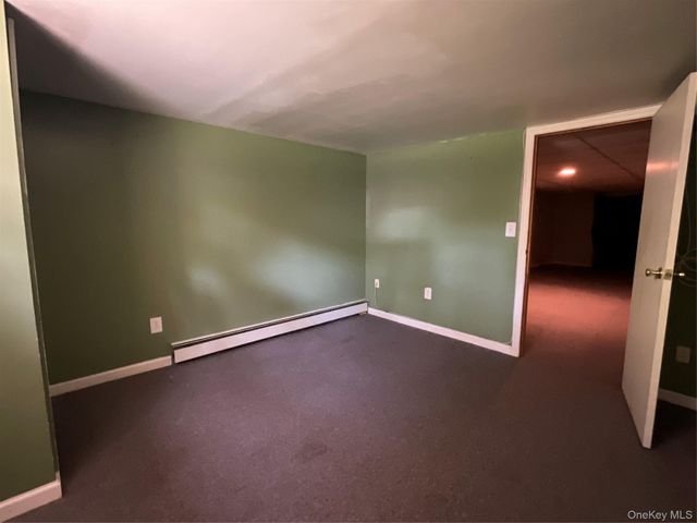 28 Pleasant Avenue, Farmingdale, NY 11735