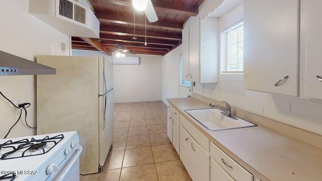 3564 E Kleindale Rd Apt C, Tucson, AZ 85716