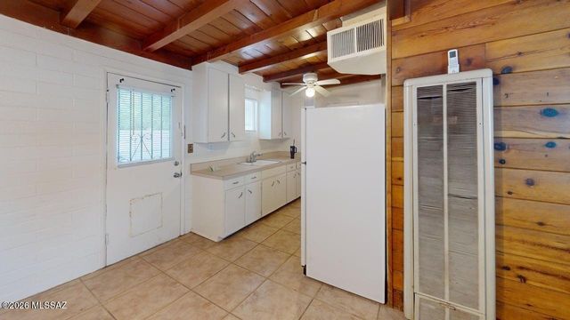 3564 E Kleindale Rd Apt C, Tucson, AZ 85716